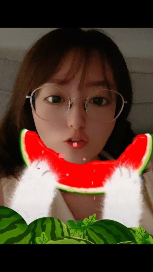 女生网吧吃瓜,揭秘网络世界中的“吃瓜”现象